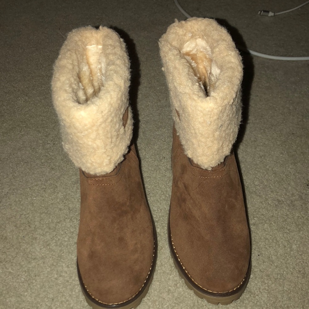 Heeled suede hotties with fur size 7